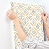 Estee Garden Wallpaper